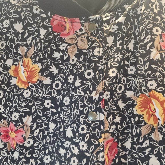 Reversible Floral Lightweight Puffer Jacket - Picture 7 of 12